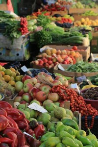 リダの家のすぐそばに野菜市場がある