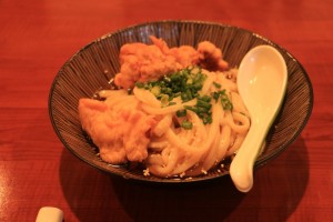 この旅初の日本食はさぬきうどん