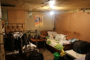 私が泊まった地下室。上の階にある部屋はもっと雰囲気がいい