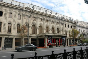 ルスタベリ通りにあるオペラ座劇場